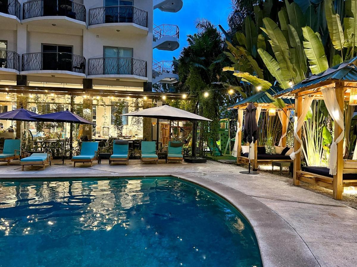 Pacific Suites Boutique Hotel And Bistro Хако Екстер'єр фото