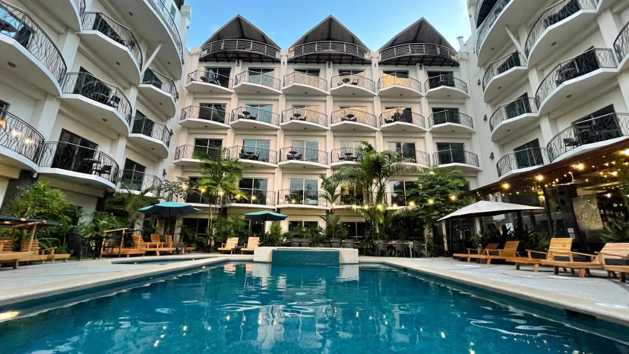 Pacific Suites Boutique Hotel And Bistro Хако Екстер'єр фото